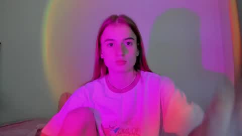 Snapshot of stacey_brow chatting on 05.18.26 stacey online show from 05.18.26