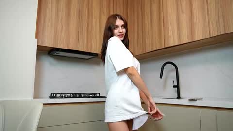 Snapshot of staceyblaine chatting on 12.13.25 Stacey online show from 12.13.25