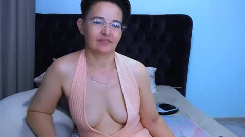 Snapshot of staceydarling chatting on 06.02.26 staceydarling online show from 06.02.26
