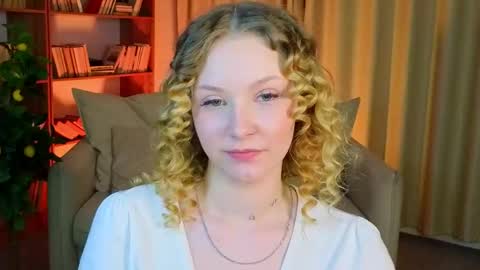 Snapshot of staceyyjones chatting on 05.18.26 Stacey online show from 05.18.26