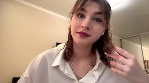 Snapshot of stacicurren chatting on 02.06.26 Elli online show from 02.06.26