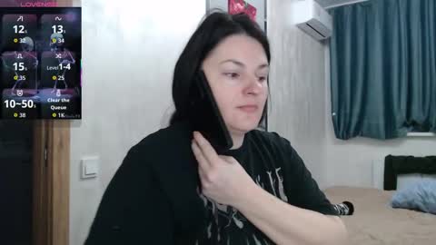 Snapshot of stacy_davise chatting on 10.27.25 STACY online show from 10.27.25