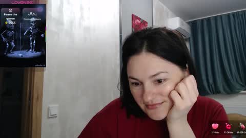 Snapshot of stacy_davise chatting on 10.31.25 STACY online show from 10.31.25