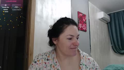 Snapshot of stacy_davise chatting on 11.09.25 STACY online show from 11.09.25