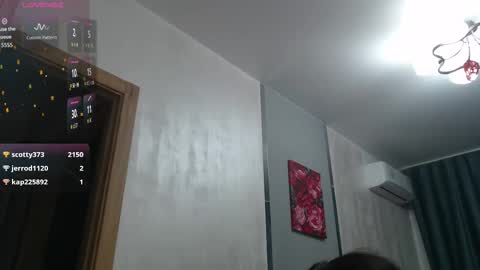 Snapshot of stacy_davise chatting on 12.01.25 STACY online show from 12.01.25