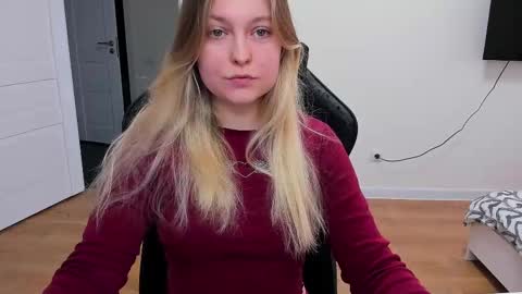 Snapshot of stacy_miraclee chatting on 03.12.25 Stacy  online show from 03.12.25