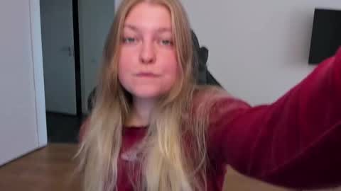 Snapshot of stacy_miraclee chatting on 10.03.25 Stacy  online show from 10.03.25