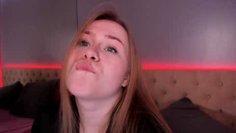 Snapshot of stacy_moorexx chatting on 05.25.26 STACY online show from 05.25.26