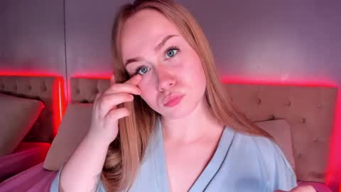 Snapshot of stacy_moorexx chatting on 05.27.26 STACY online show from 05.27.26