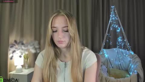 Snapshot of stacy_riiver chatting on 10.09.25 Stacy Mon Tue Wed Thu Fri Sun GMT GMT 3 1000am - 0400pm online show from 10.09.25