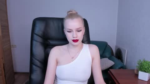 Stacy Western online show from 02.12.26