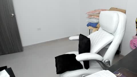 Zulma Yisset online show from 02.05.25