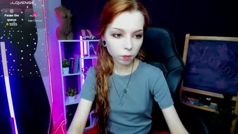 Snapshot of star_tarra chatting on 06.17.26 Tarra online show from 06.17.26