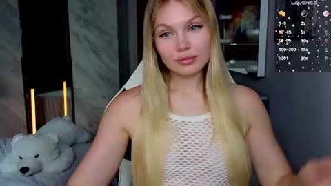 Snapshot of starlight_2004 chatting on 07.16.26 Caroline online show from 07.16.26