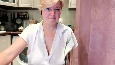 Snapshot of stasya_07 chatting on 10.08.25 Stasya online show from 10.08.25