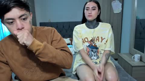 Snapshot of steban_and_kim chatting on 01.21.25 steban and kim online show from 01.21.25