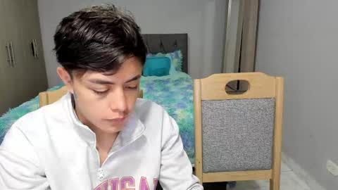 Snapshot of steban_and_kim chatting on 02.14.25 steban and kim online show from 02.14.25