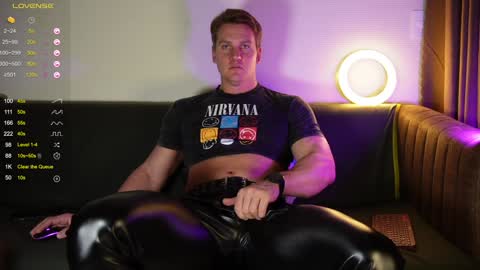 Snapshot of steevemuscle chatting on 12.15.24 Steeve online show from 12.15.24