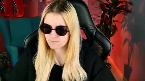 stef_nicks online show from 10.05.25