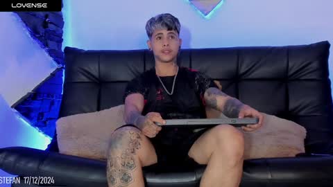 Snapshot of stefan_wonder_ chatting on 12.17.24 Wonder online show from 12.17.24