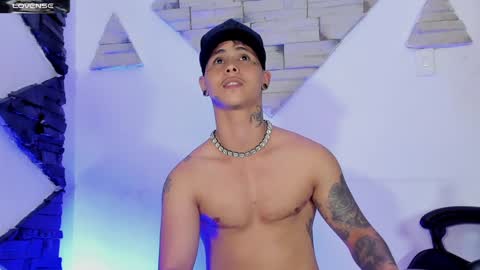 Snapshot of stefan_wonder_ chatting on 12.26.24 Wonder online show from 12.26.24