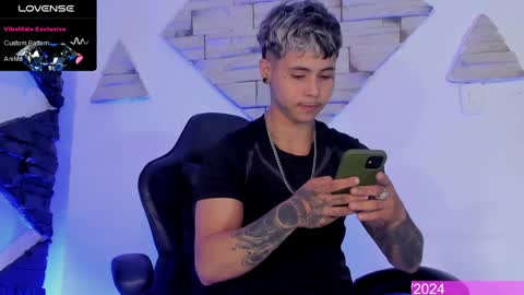 Snapshot of stefan_wonder_ chatting on 12.29.24 Wonder online show from 12.29.24