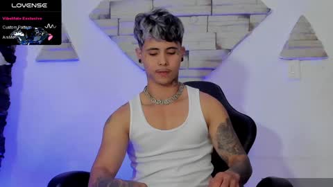 Snapshot of stefan_wonder_ chatting on 12.30.24 Wonder online show from 12.30.24