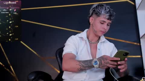 Snapshot of stefan_wonder_ chatting on 01.10.25 Wonder online show from 01.10.25