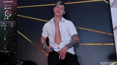 Snapshot of stefan_wonder_ chatting on 01.10.25 Wonder online show from 01.10.25