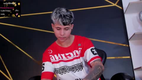 Snapshot of stefan_wonder_ chatting on 01.11.25 Wonder online show from 01.11.25