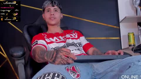 Snapshot of stefan_wonder_ chatting on 01.19.25 Wonder online show from 01.19.25