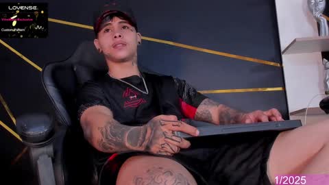 Snapshot of stefan_wonder_ chatting on 01.22.25 Wonder online show from 01.22.25