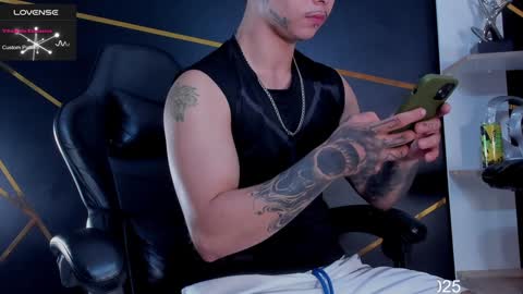 Snapshot of stefan_wonder_ chatting on 01.30.25 Wonder online show from 01.30.25