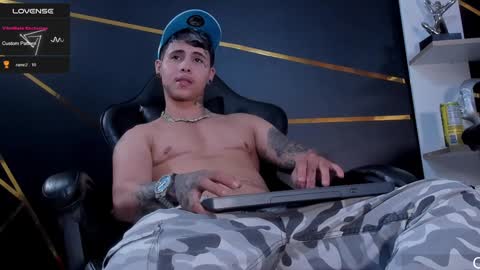 Snapshot of stefan_wonder_ chatting on 02.02.25 Wonder online show from 02.02.25