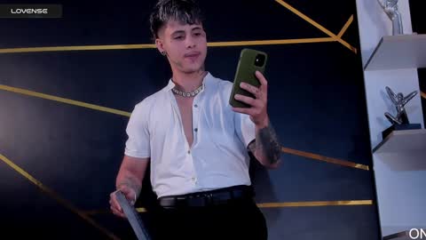 Snapshot of stefan_wonder_ chatting on 02.08.25 Wonder online show from 02.08.25