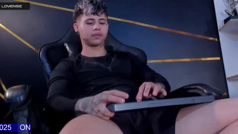 Snapshot of stefan_wonder_ chatting on 02.09.25 Wonder online show from 02.09.25