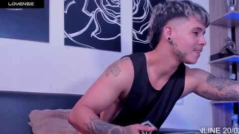 Snapshot of stefan_wonder_ chatting on 02.20.25 Wonder online show from 02.20.25