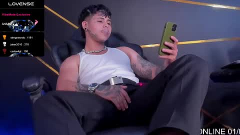 Snapshot of stefan_wonder_ chatting on 03.01.25 Wonder online show from 03.01.25