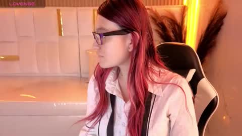 Snapshot of stefania_tp chatting on 03.04.26 Stefania tp 730am - 1400 pm online show from 03.04.26