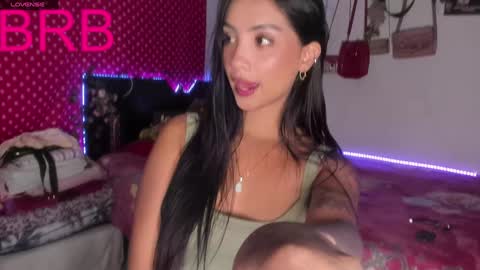 Im MiaIts my first day here  online show from 01.04.25