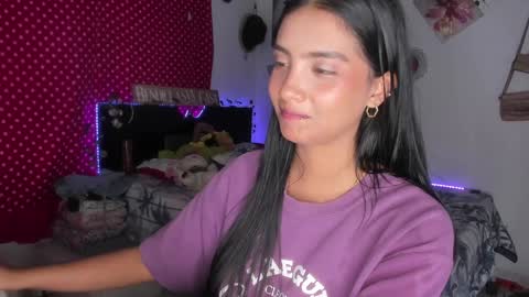 Im MiaIts my first day here  online show from 01.17.25