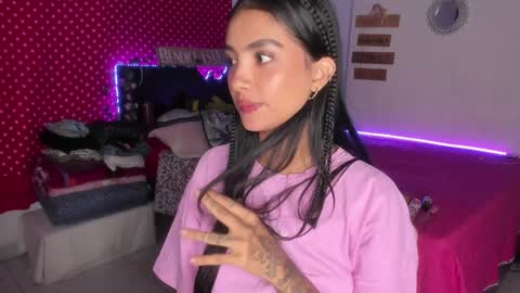 Im MiaIts my first day here  online show from 01.26.25