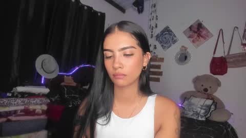 Im MiaIts my first day here  online show from 02.19.25