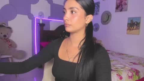 Im MiaIts my first day here  online show from 03.11.25