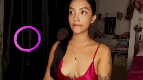 Im MiaIts my first day here  online show from 09.12.25