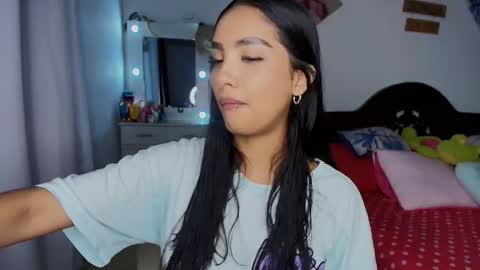 Im MiaIts my first day here  online show from 10.25.25