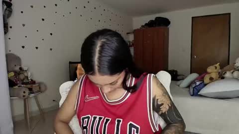 Im MiaIts my first day here  online show from 02.05.26