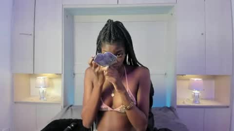 stefannyevans_ online show from 06.04.26