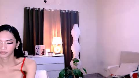 Snapshot of steffani_deluxe chatting on 10.28.25 STEF online show from 10.28.25