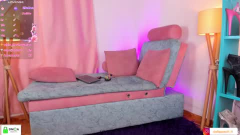 Snapshot of stefiqueen_11_ chatting on 02.20.25 StefBri online show from 02.20.25